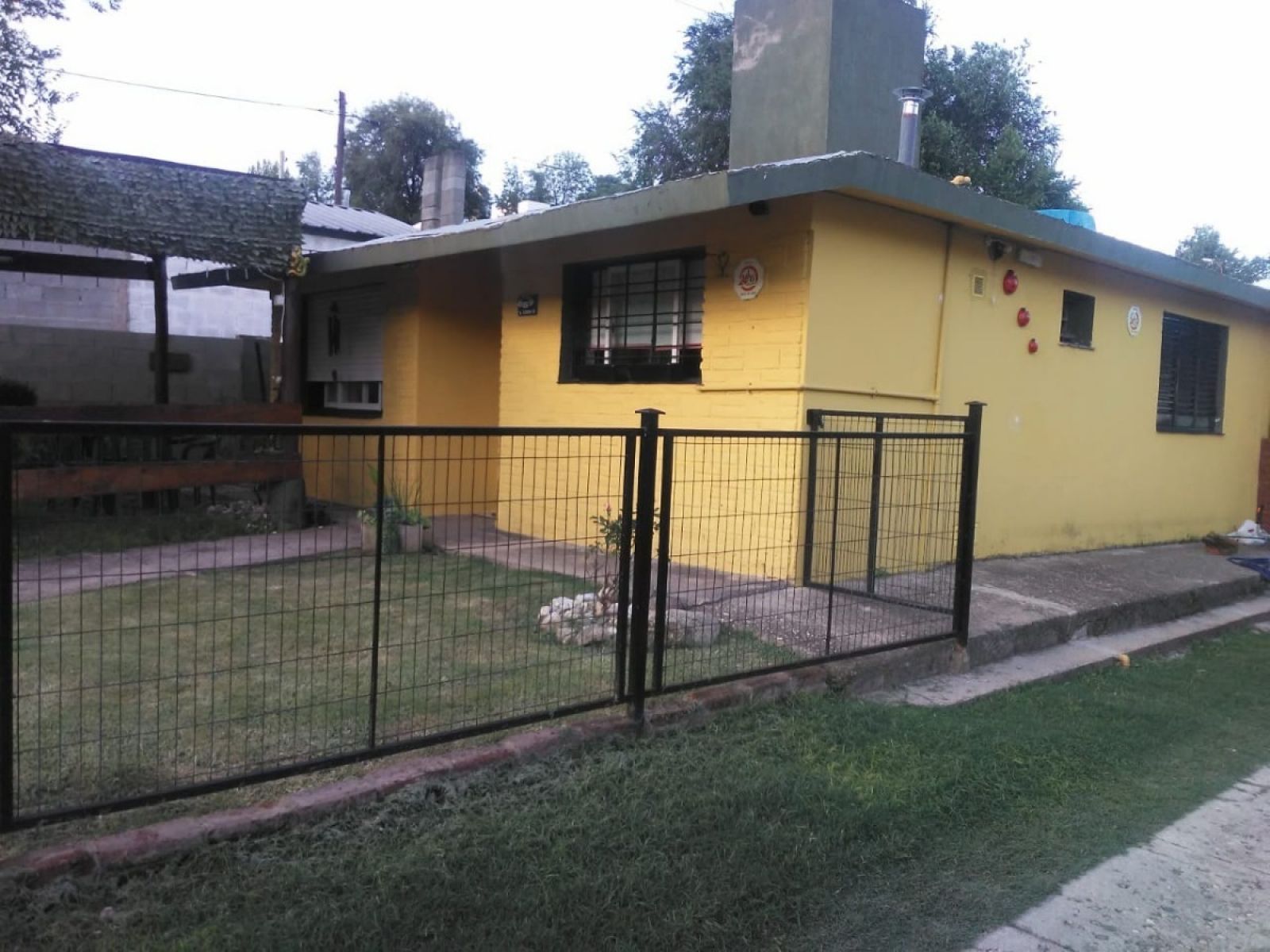 Casa Con Departamento En Villa Carlos Paz