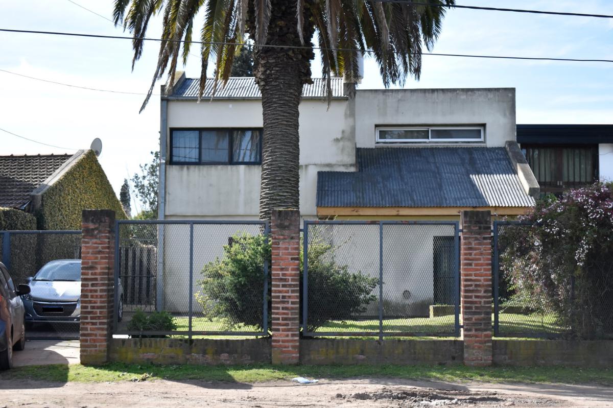 Casa en Venta en City Bell  Cno. Belgrano e/485y486