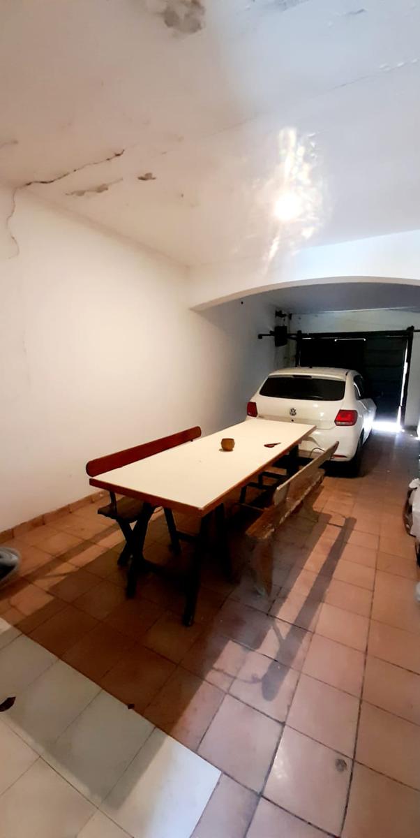 Casa 3 ambientes con parque y pisicina a la venta en  Ituzaingo norte
