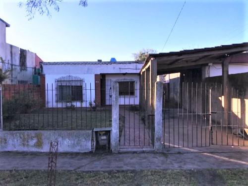 Casa en venta de 3 ambientes en Berazategui