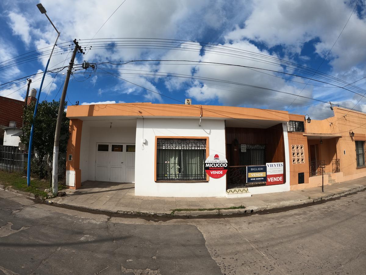 Casa con departamento en venta, Saavedra 99, Belén de Escobar