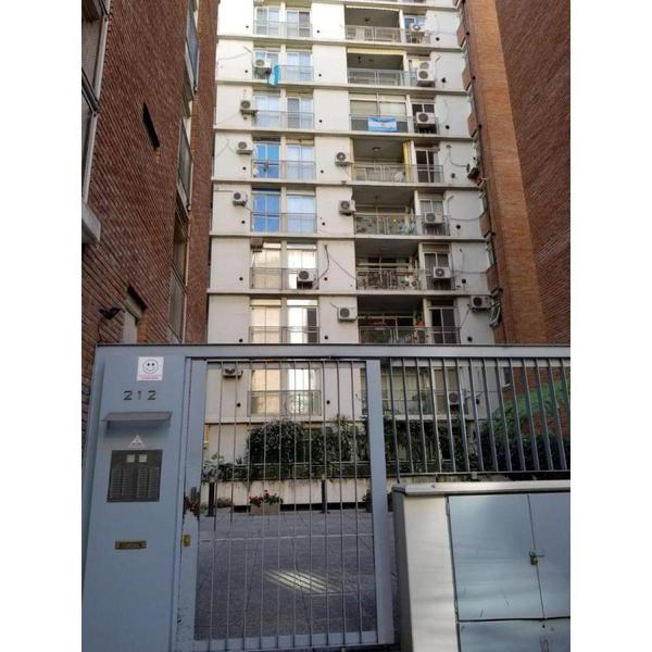 Venta departamento 2 dormitorios con balcón - Centro, Rosario