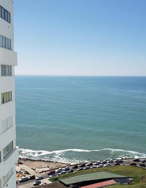 Zona Cabo Corrientes. Dpto 3 amb, vista lateral al mar