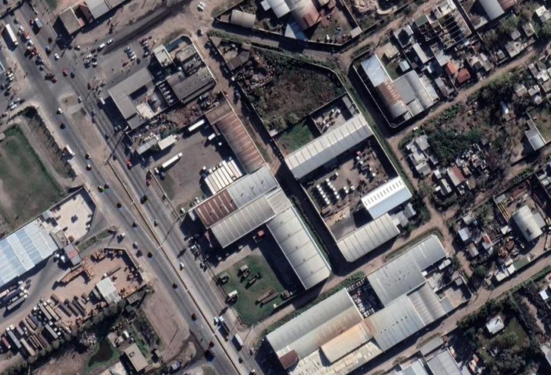 Galpón y Fracción Industrial 720 m² Cub sobre 1440 m² S/ a 2 calles - 9 De Abril